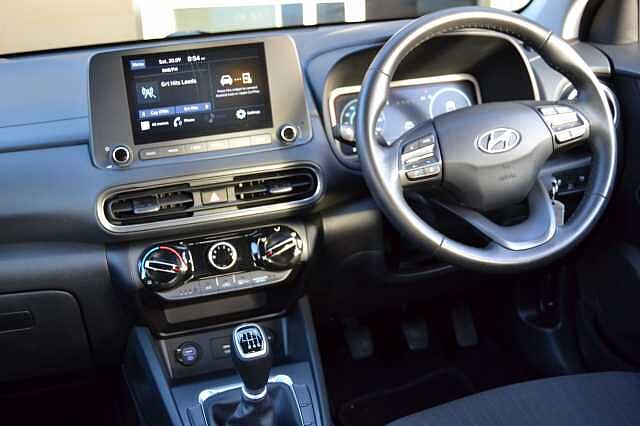 Hyundai KONA 1.0 TURBO SE CONNECT, EXCELLENT EXAMPLE OF THIS EVER POPULAR SUV