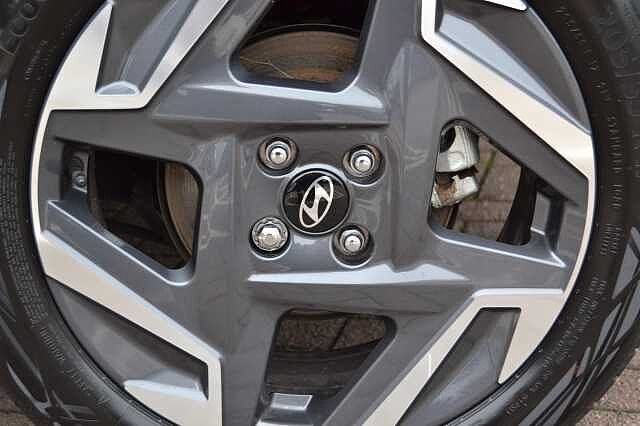 Hyundai BAYON 1.0 TGDI PREMIUM, HEATED SEATS & STEERING WHEEL, NAV, CAMERA & CRUISE