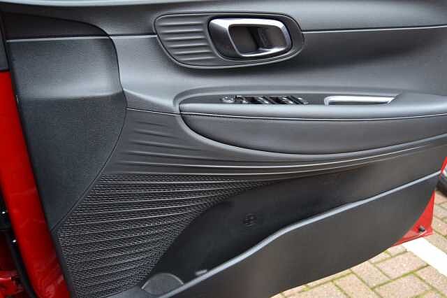 Hyundai BAYON 1.0 TGDI PREMIUM, HEATED SEATS & STEERING WHEEL, NAV, CAMERA & CRUISE