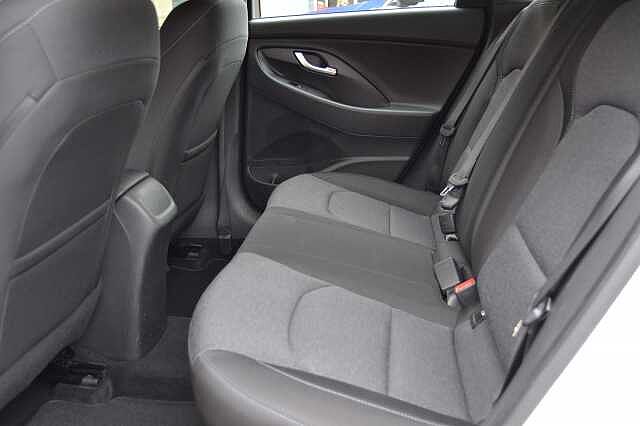 Hyundai i30 1. 0  TGDI SE CONNECT, ANOTHER 1ST CLASS EXAMPLE