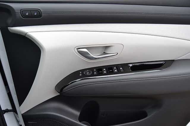 Hyundai TUCSON 1.6T SELF CHARGING HYBRID ULTIMATE AUTO, RARE EXAMPLE OF THIS RANGE TOPPER