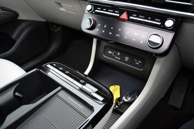 Hyundai TUCSON 1.6T SELF CHARGING HYBRID ULTIMATE AUTO, RARE EXAMPLE OF THIS RANGE TOPPER