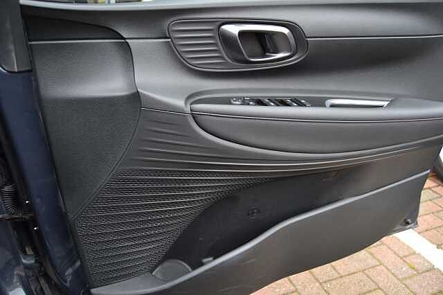 Hyundai BAYON 1.0 TGDI PREMIUM, HYUNDAI APPROVED IN AS NEW CONDITION