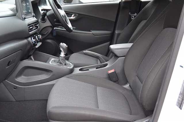 Hyundai KONA 1.0 TGDI SE CONNECT, EXCELLENT CONDITION THROUGHOUT
