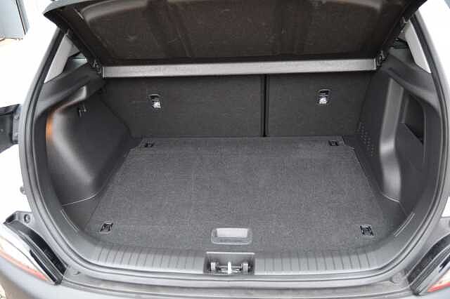 Hyundai KONA 1.0 TGDI SE CONNECT, EXCELLENT CONDITION THROUGHOUT