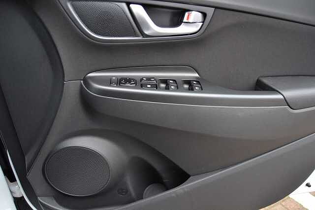 Hyundai KONA 1.0 TGDI SE CONNECT, EXCELLENT CONDITION THROUGHOUT