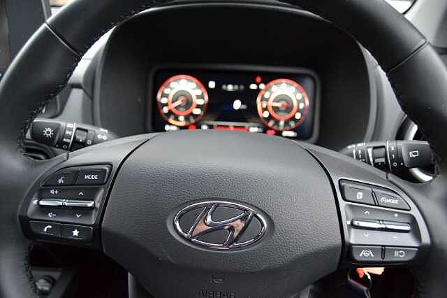 Hyundai KONA 1.0 TGDI SE CONNECT, EXCELLENT CONDITION THROUGHOUT