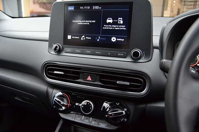 Hyundai KONA 1.0 TGDI SE CONNECT, EXCELLENT CONDITION THROUGHOUT