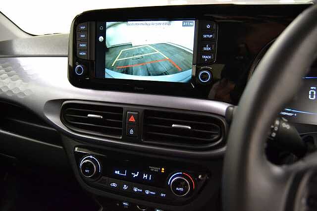 Hyundai i10 1.0 PREMIUM, IMMACULATE CAR INC SAT NAV, CAMERA, HEATED SEATS & STEERING WHEEL