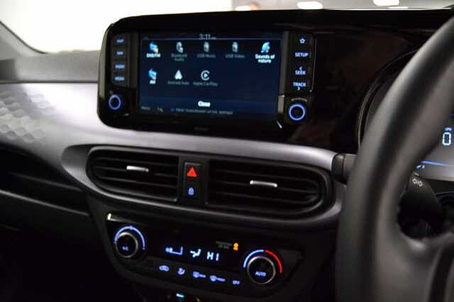 Hyundai i10 1.0 PREMIUM, IMMACULATE CAR INC SAT NAV, CAMERA, HEATED SEATS & STEERING WHEEL