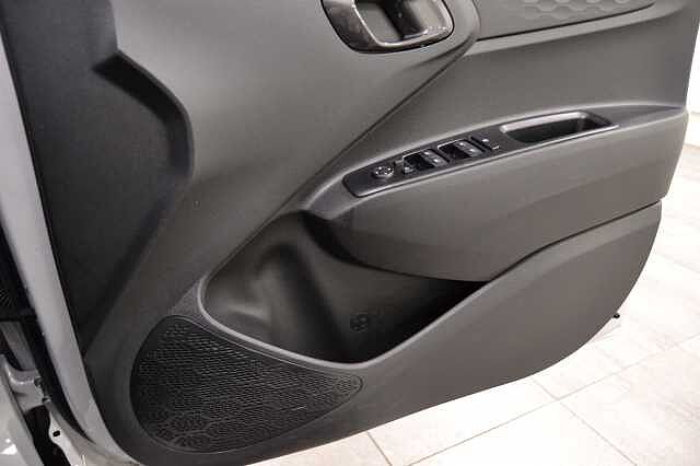 Hyundai i10 1.0 PREMIUM, IMMACULATE CAR INC SAT NAV, CAMERA, HEATED SEATS & STEERING WHEEL