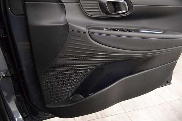 Hyundai BAYON 1.0 TGDI PREMIUM, SUPERB CONDITION AND HYUNDAI H PROMISE APPROVED