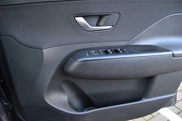 Hyundai KONA 65 KWH ELECTRIC ADVANCE AUTO, SUPERB CAR WITH 7 YEAR BATTERY WARRANTY