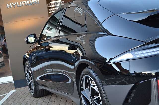 Hyundai IONIQ 6 ULTIMATE 77KWH AUTO,SAVE BIG ON THIS LITERALLY LIKE NEW CAR & ONLY 134 MILES