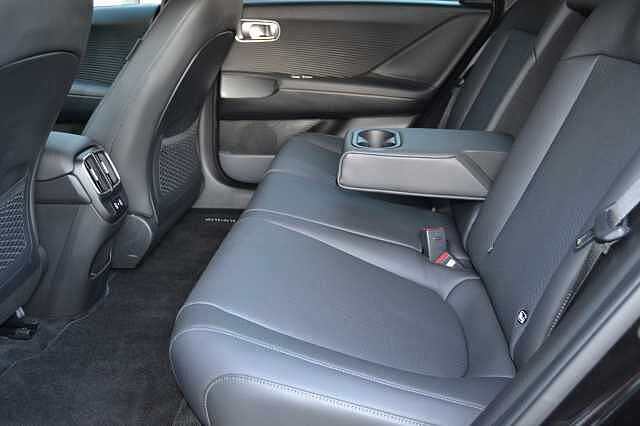 Hyundai IONIQ 6 ULTIMATE 77KWH AUTO,SAVE BIG ON THIS LITERALLY LIKE NEW CAR & ONLY 134 MILES