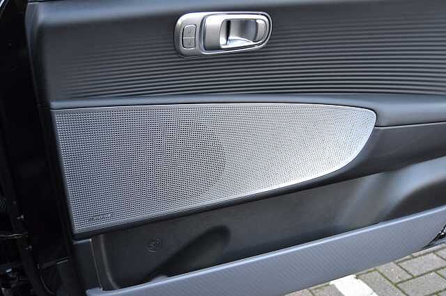 Hyundai IONIQ 6 ULTIMATE 77KWH AUTO,SAVE BIG ON THIS LITERALLY LIKE NEW CAR & ONLY 134 MILES