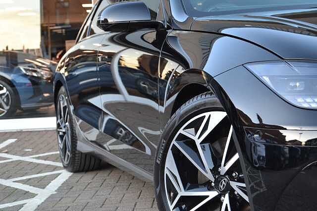 Hyundai IONIQ 6 ULTIMATE 77KWH AUTO,SAVE BIG ON THIS LITERALLY LIKE NEW CAR & ONLY 134 MILES