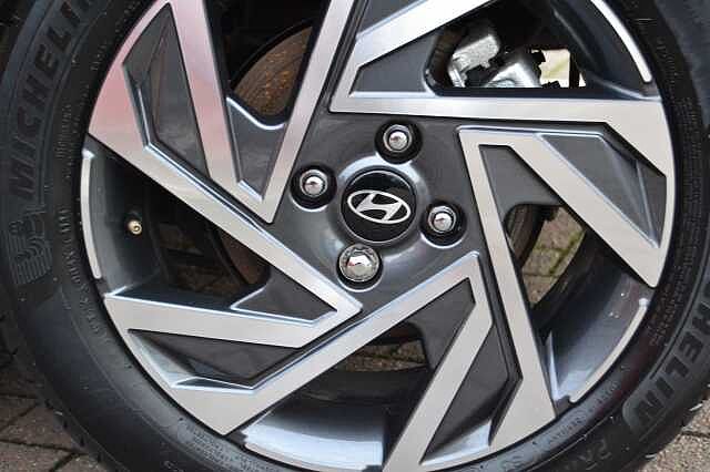 Hyundai i20 1.0T GDI ADVANCE, SUPERB EXAMPLE, 2025 REGISTERED