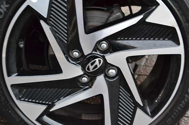 Hyundai i10 1.0 PREMIUM NAV, PHENOMENAL CONDITION WITH ONLY 7,503 MILES