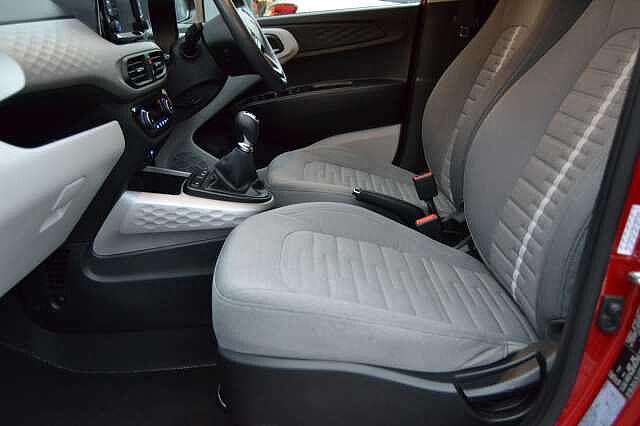 Hyundai i10 1.0 PREMIUM NAV, PHENOMENAL CONDITION WITH ONLY 7,503 MILES