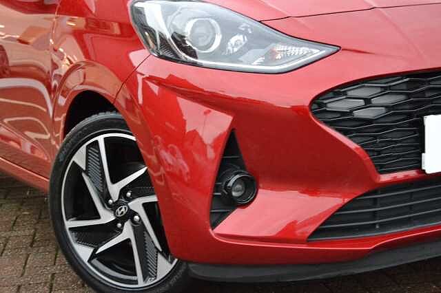 Hyundai i10 1.0 PREMIUM NAV, PHENOMENAL CONDITION WITH ONLY 7,503 MILES