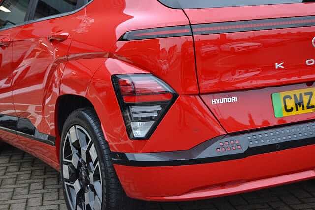Hyundai KONA 65KW ULTIMATE AUTO ELECTRIC, TOP OF THE LINE KONA WARRANTED UNTIL 2029 TOO!!!