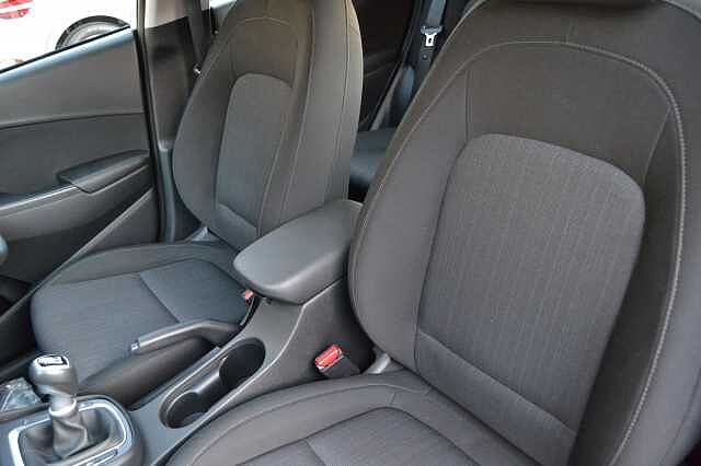 Hyundai KONA 1.0 TGDI SE CONNECT, PRISTINE NEARLY NEW CONDITION WITH ONLY 13,518 MILES