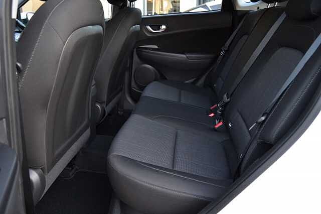 Hyundai KONA 1.0 TGDI SE CONNECT, PRISTINE NEARLY NEW CONDITION WITH ONLY 13,518 MILES