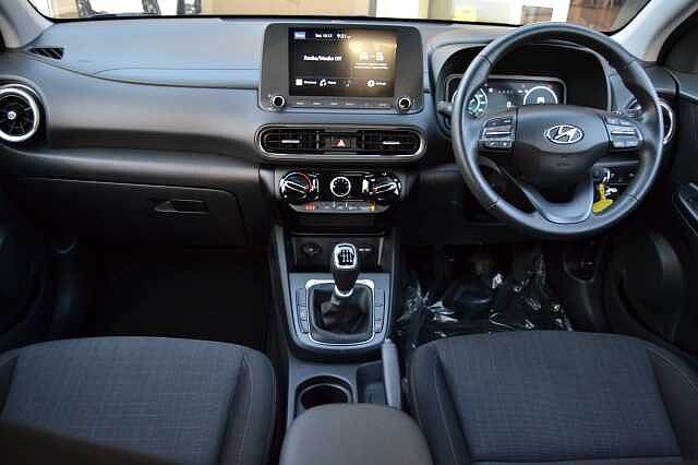 Hyundai KONA 1.0 TGDI SE CONNECT, PRISTINE NEARLY NEW CONDITION WITH ONLY 13,518 MILES