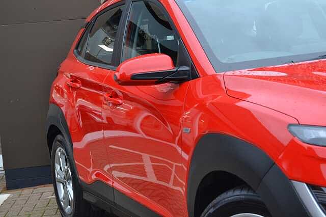 Hyundai KONA 1.0 TGDI SE CONNECT, SUPERB CONDITON WITH CAMERA AND CARPLAY