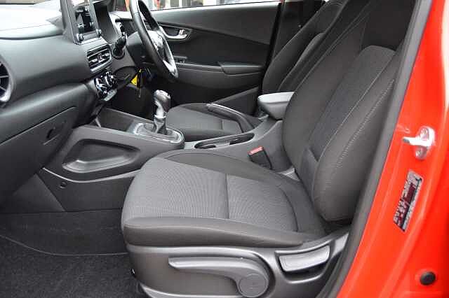 Hyundai KONA 1.0 TGDI SE CONNECT, SUPERB CONDITON WITH CAMERA AND CARPLAY