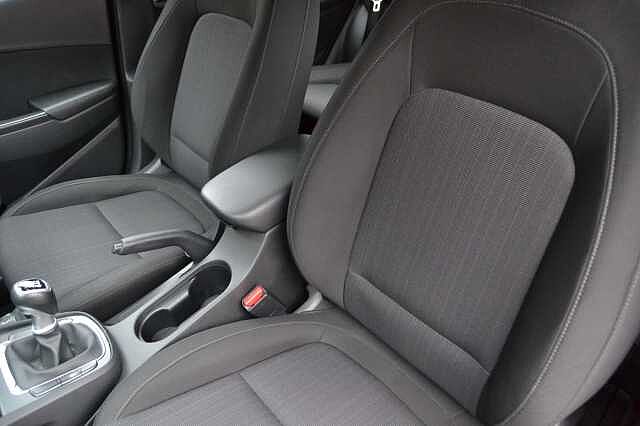 Hyundai KONA 1.0 TGDI SE CONNECT, SUPERB CONDITON WITH CAMERA AND CARPLAY