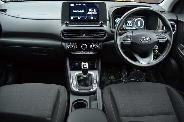 Hyundai KONA 1.0 TGDI SE CONNECT, SUPERB CONDITON WITH CAMERA AND CARPLAY