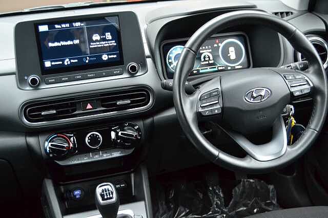 Hyundai KONA 1.0 TGDI SE CONNECT, SUPERB CONDITON WITH CAMERA AND CARPLAY