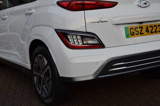 Hyundai KONA 64KWH ELECTRIC PREMIUM AUTO IN FIRST CLASS CONDITION, 5 YEAR WARRANTY AVAILABLE