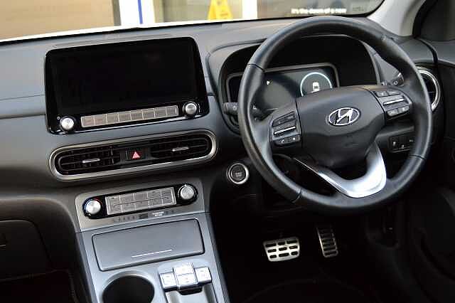 Hyundai KONA 64KWH ELECTRIC PREMIUM AUTO IN FIRST CLASS CONDITION, 5 YEAR WARRANTY AVAILABLE