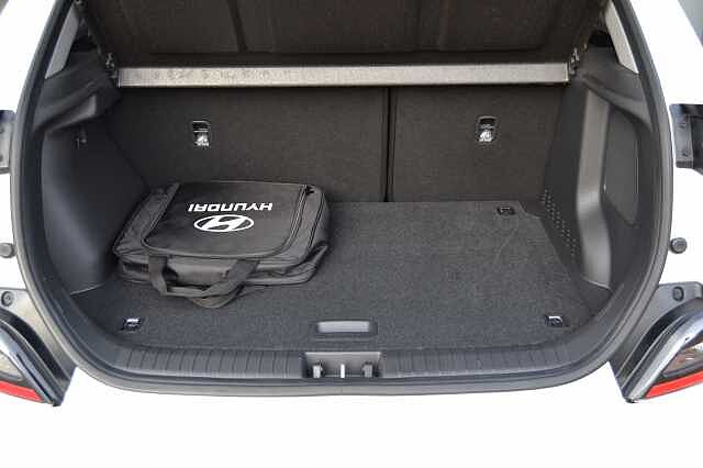 Hyundai KONA 64KWH ELECTRIC PREMIUM AUTO IN FIRST CLASS CONDITION, 5 YEAR WARRANTY AVAILABLE