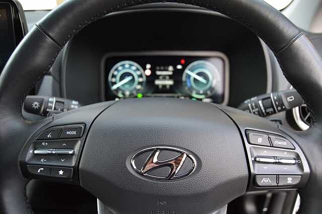 Hyundai KONA 64KWH ELECTRIC PREMIUM AUTO IN FIRST CLASS CONDITION, 5 YEAR WARRANTY AVAILABLE