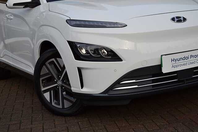 Hyundai KONA 64KWH ELECTRIC PREMIUM AUTO IN FIRST CLASS CONDITION, 5 YEAR WARRANTY AVAILABLE