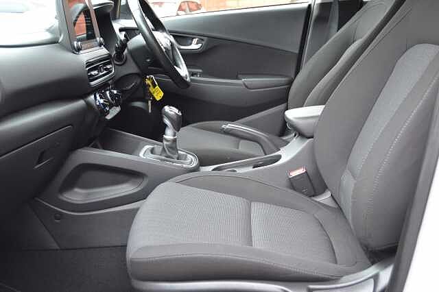 Hyundai KONA 1.0 TGDI SE CONNECT, SUPERB EXAMPLE