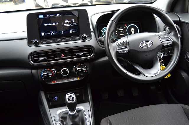 Hyundai KONA 1.0 TGDI SE CONNECT, SUPERB EXAMPLE