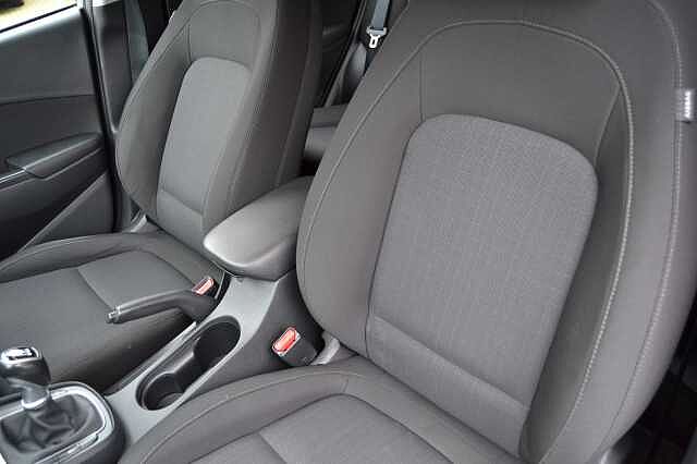 Hyundai KONA 1.0 TGDI SE CONNECT, SUPERB EXAMPLE