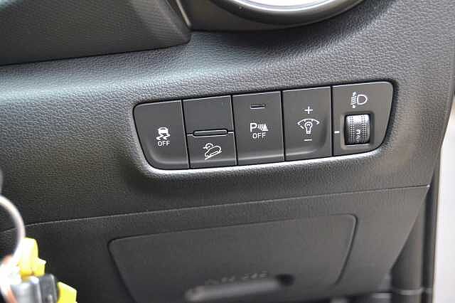 Hyundai KONA 1.0 TGDI SE CONNECT, SUPERB EXAMPLE