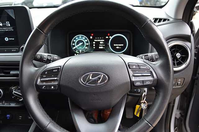 Hyundai KONA 1.0 TGDI SE CONNECT, SUPERB EXAMPLE