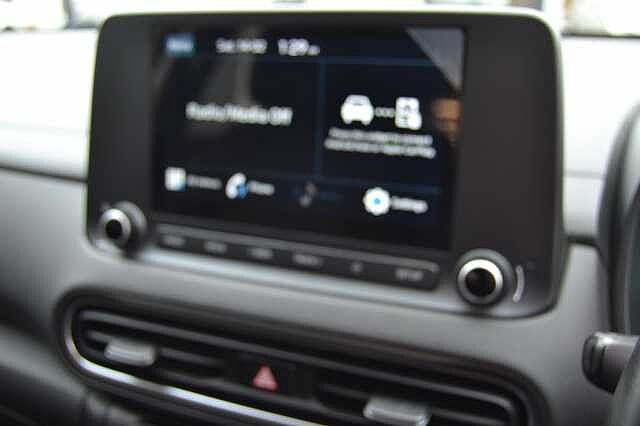 Hyundai KONA 1.0 TGDI SE CONNECT, SUPERB EXAMPLE