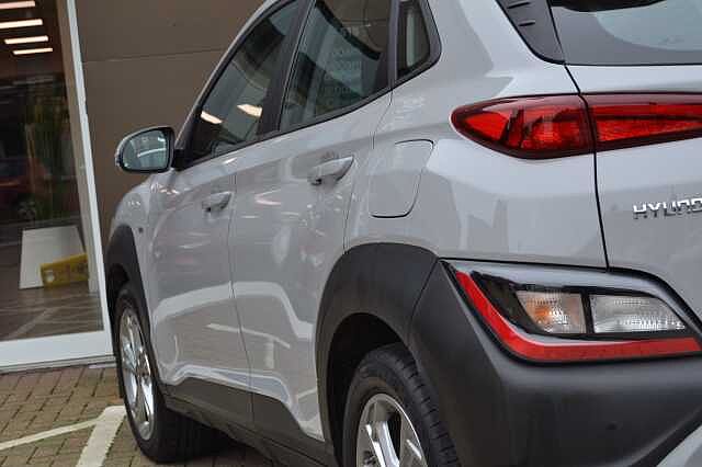 Hyundai KONA 1.0 TGDI SE CONNECT, SUPERB EXAMPLE