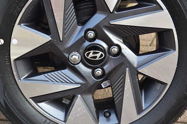 Hyundai i10 1.0 ADVANCE 5 DOOR, PRE REG DELIVERY MILES 5 YEAR WARRANTY