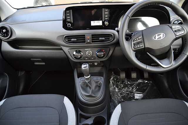 Hyundai i10 1.0 ADVANCE 5 DOOR, PRE REG DELIVERY MILES 5 YEAR WARRANTY