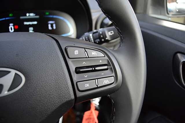 Hyundai i10 1.0 ADVANCE 5 DOOR, PRE REG DELIVERY MILES 5 YEAR WARRANTY