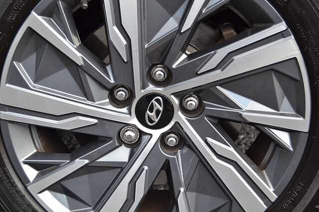 Hyundai TUCSON 1.6 TGDI SE CONNECT, SUPERB UNBLEMISHED EXAMPLE WITH ONLY 3970 MILES